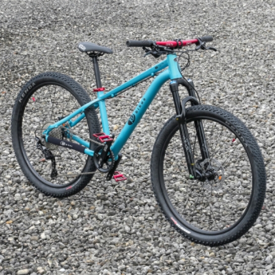 KUbikes 26 MTB Disc türkis laser red